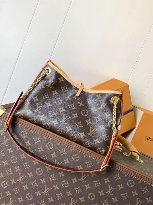 High Quality Louis Vuitton Handbag with Classic Monogram Pattern and Chain Strap