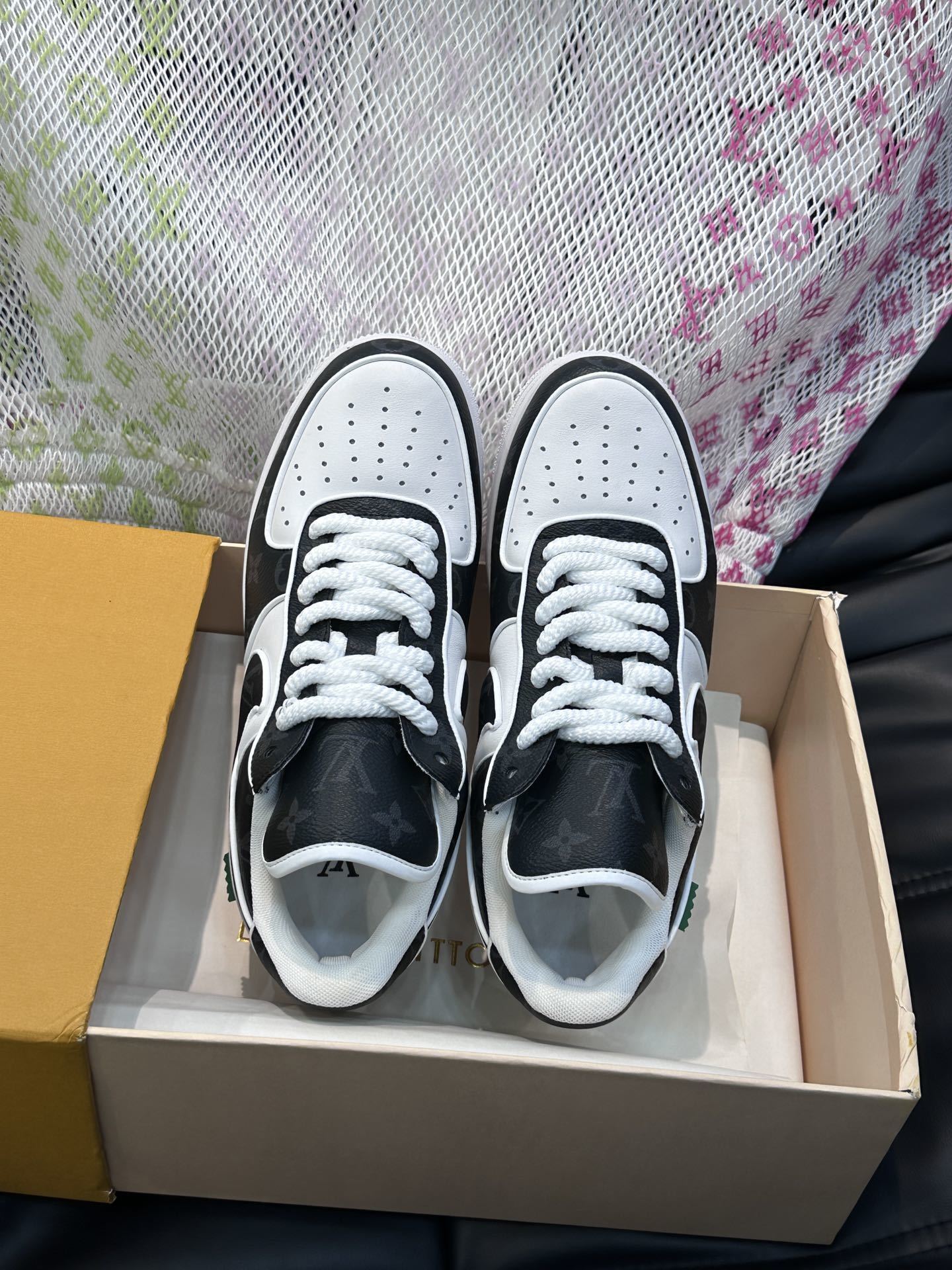 LV x Nike Collaborative Stylish And Comfortable Sneakers