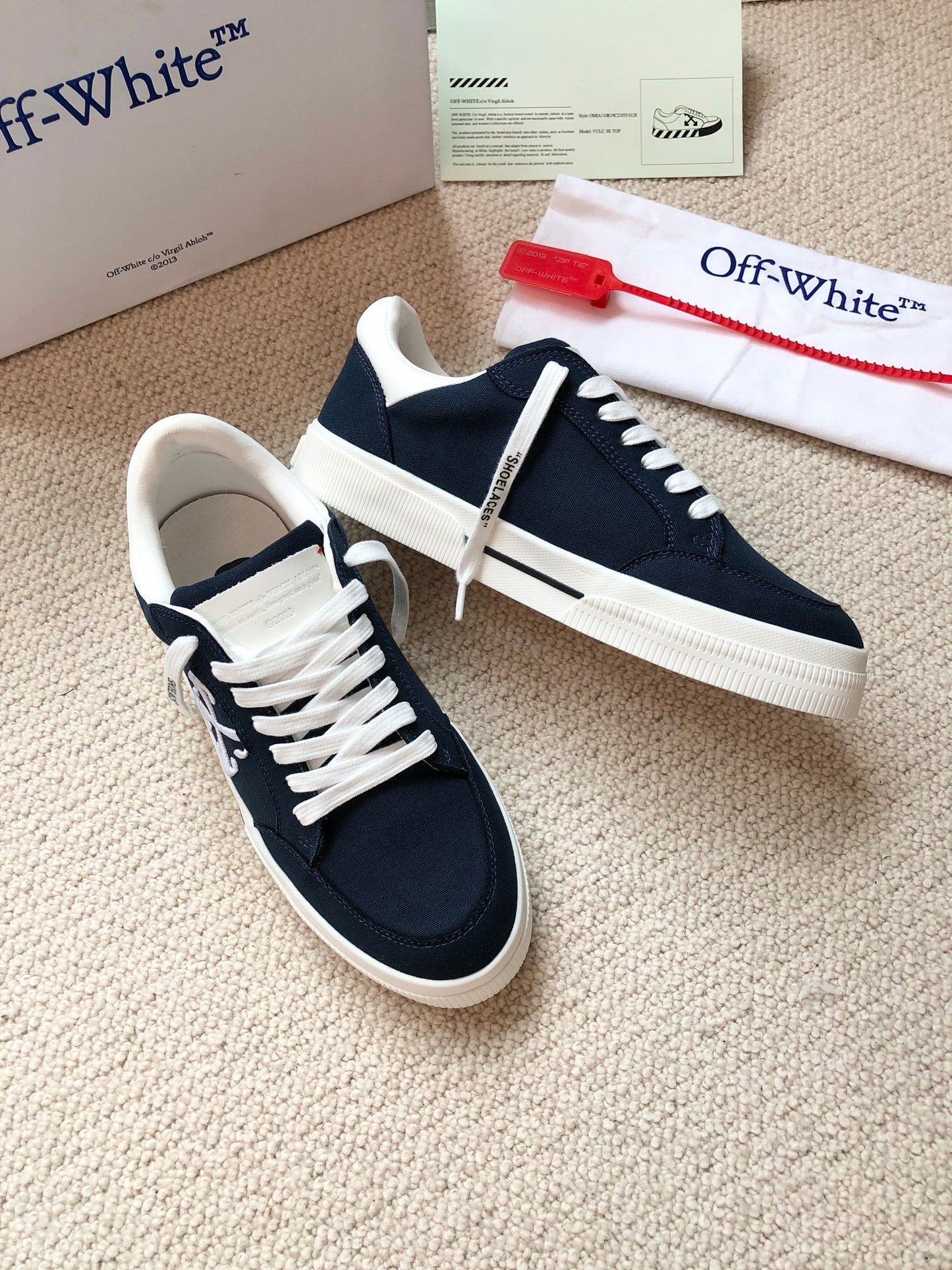 Off-White Arrow Unisex Casual Sneakers