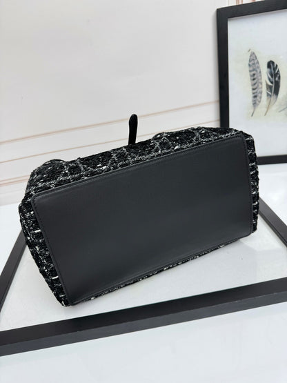 Chic Dior Toujours Tote Bag With Signature Pattern And Metallic Logo Charm For Fashion Lovers D2822