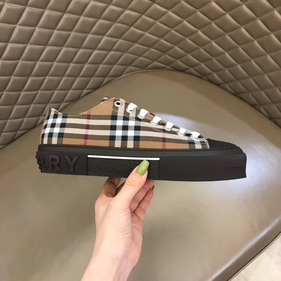 Burberry Unisex Plaid Canvas Sneakers Fashionable Versatile Footwear For Men And Women With Iconic Check Pattern