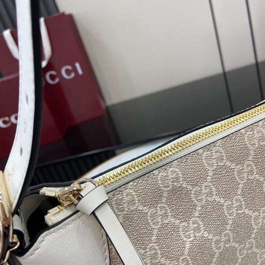 Gucci Beige and White GG Supreme Canvas Shoulder Bag with Leather Accents 815216