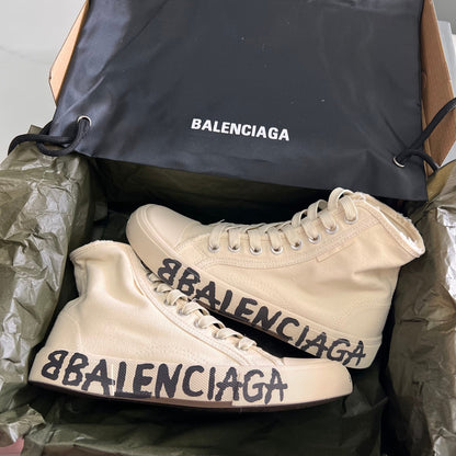 Balenciaga Unisex Beige High-Top Canvas Sneakers with Brand Logo Sole for Elevated Street Luxury
