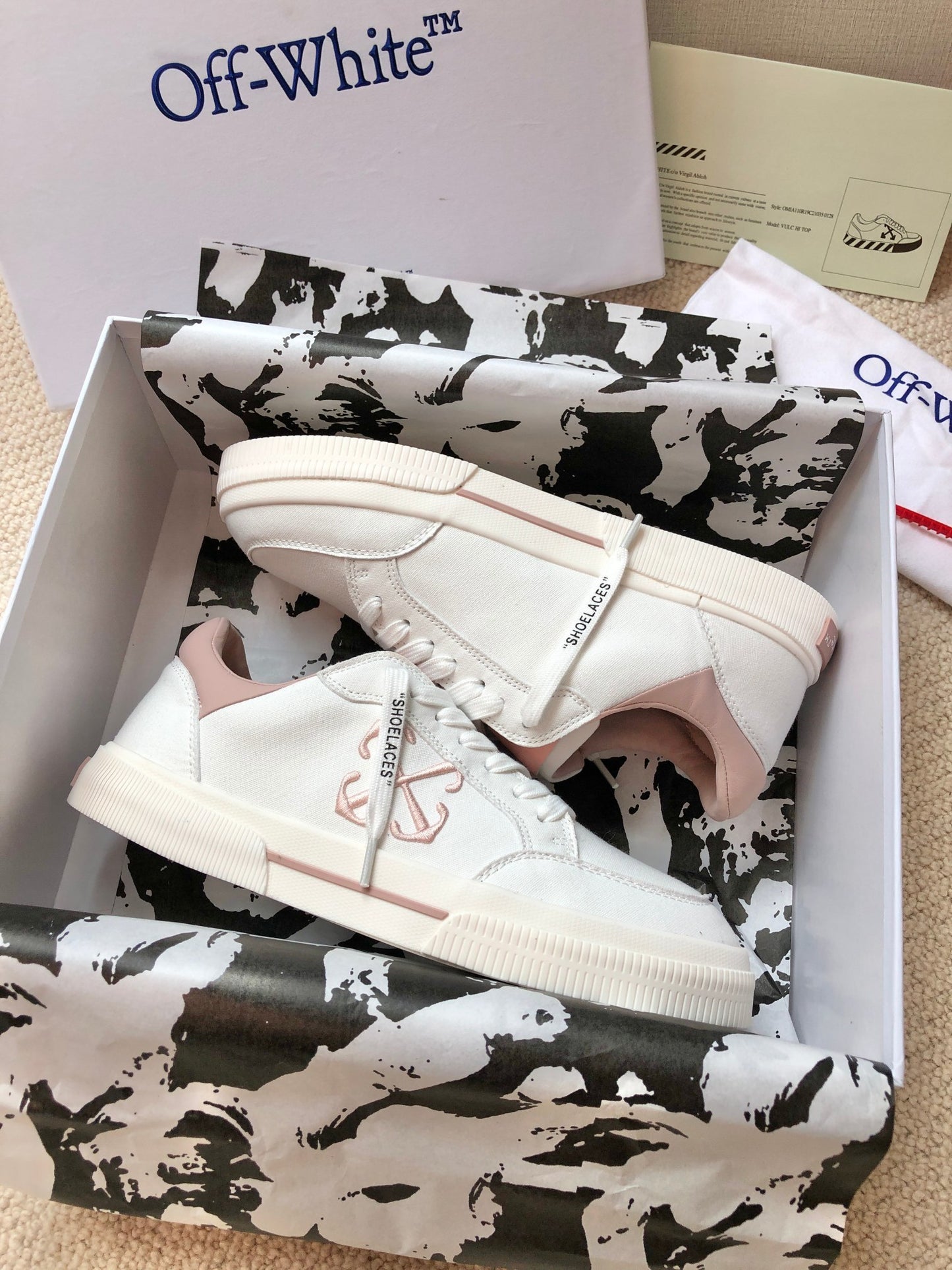 Off-White Arrow Unisex Casual Sneakers
