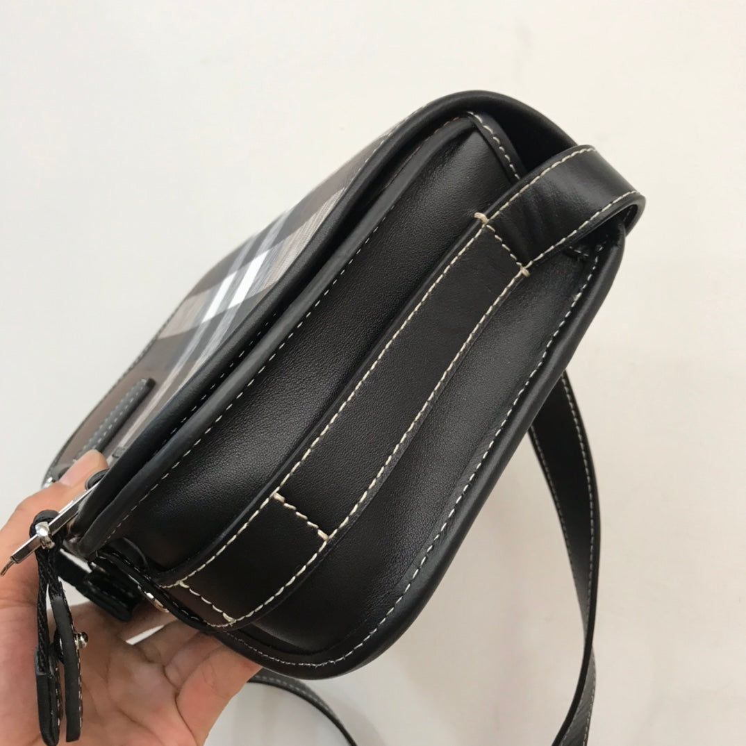 Classic Checkered Burberry Crossbody Bag With Buckle Details And Timeless Design Style No.80365521