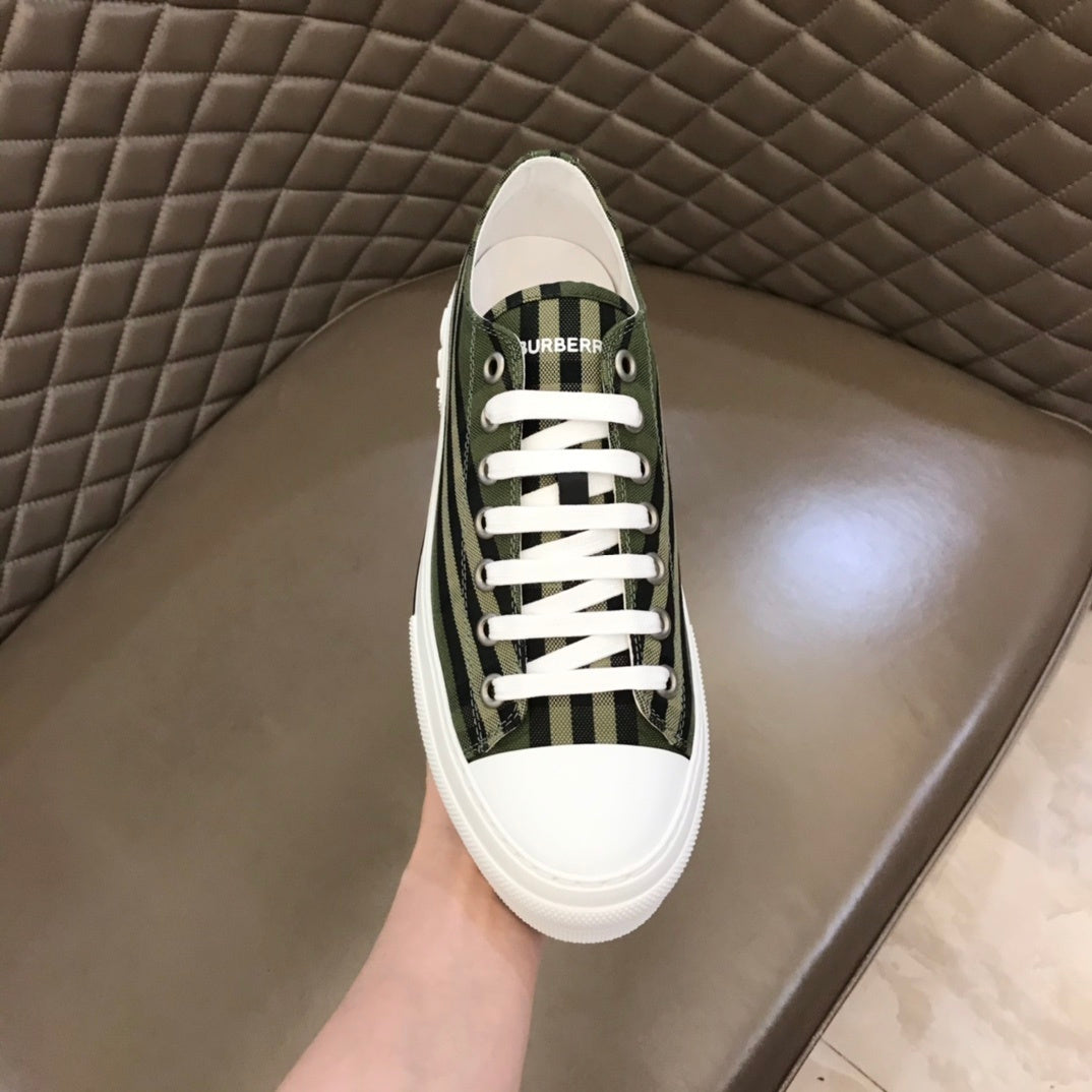 Burberry Unisex Green Plaid Canvas Sneakers Trendy Comfortable Footwear For Men And Women With Distinctive Check Design