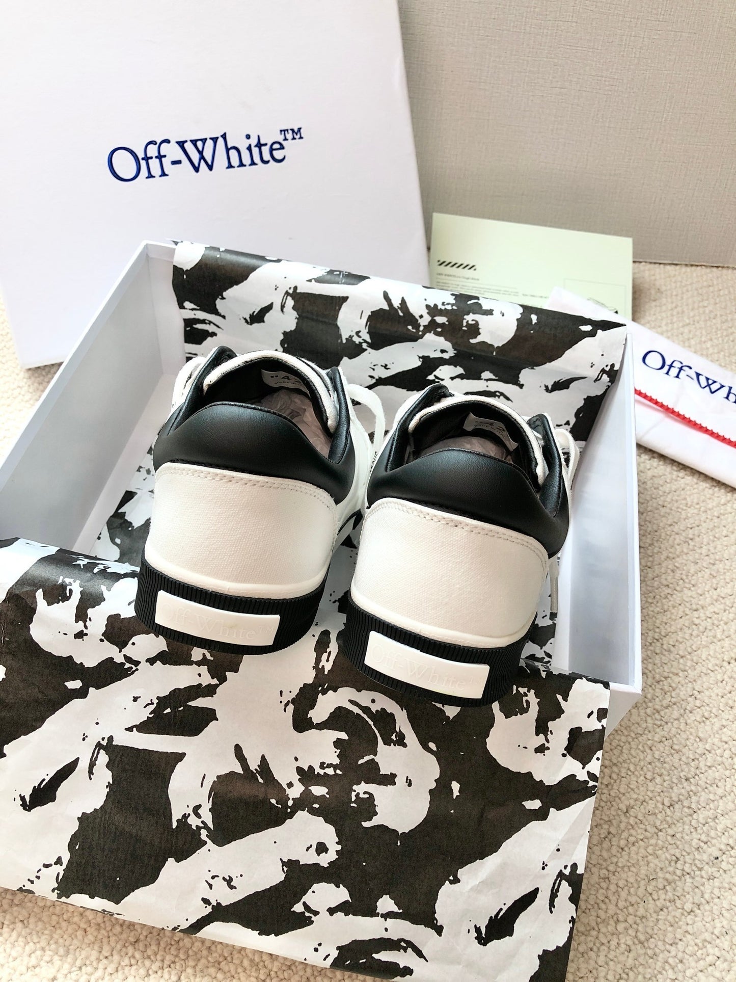 Off-White Arrow Unisex Casual Sneakers