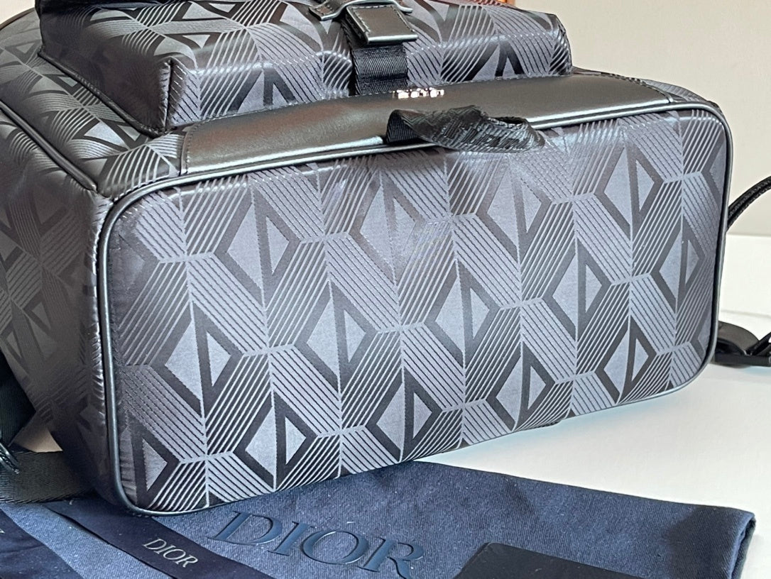 Stylish Dior Explorer Backpack With Geometric Pattern And Functional Buckle 1ESBA 89018