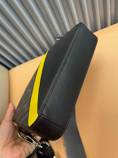 Chic Fendi Crossbody Bag With FF Pattern And Contrasting Yellow Stripe 7m287