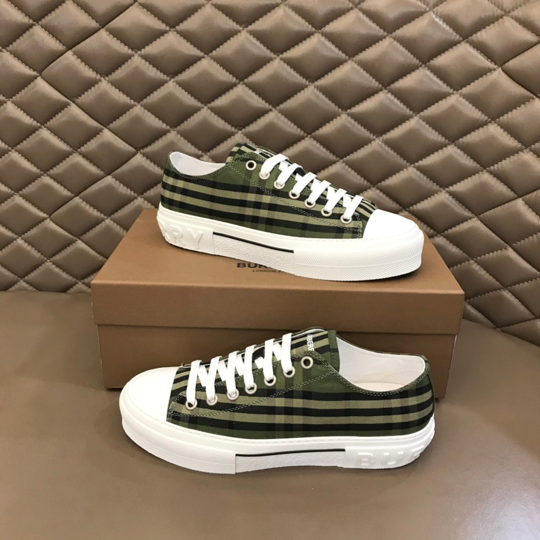 Burberry Unisex Green Plaid Canvas Sneakers Trendy Comfortable Footwear For Men And Women With Distinctive Check Design