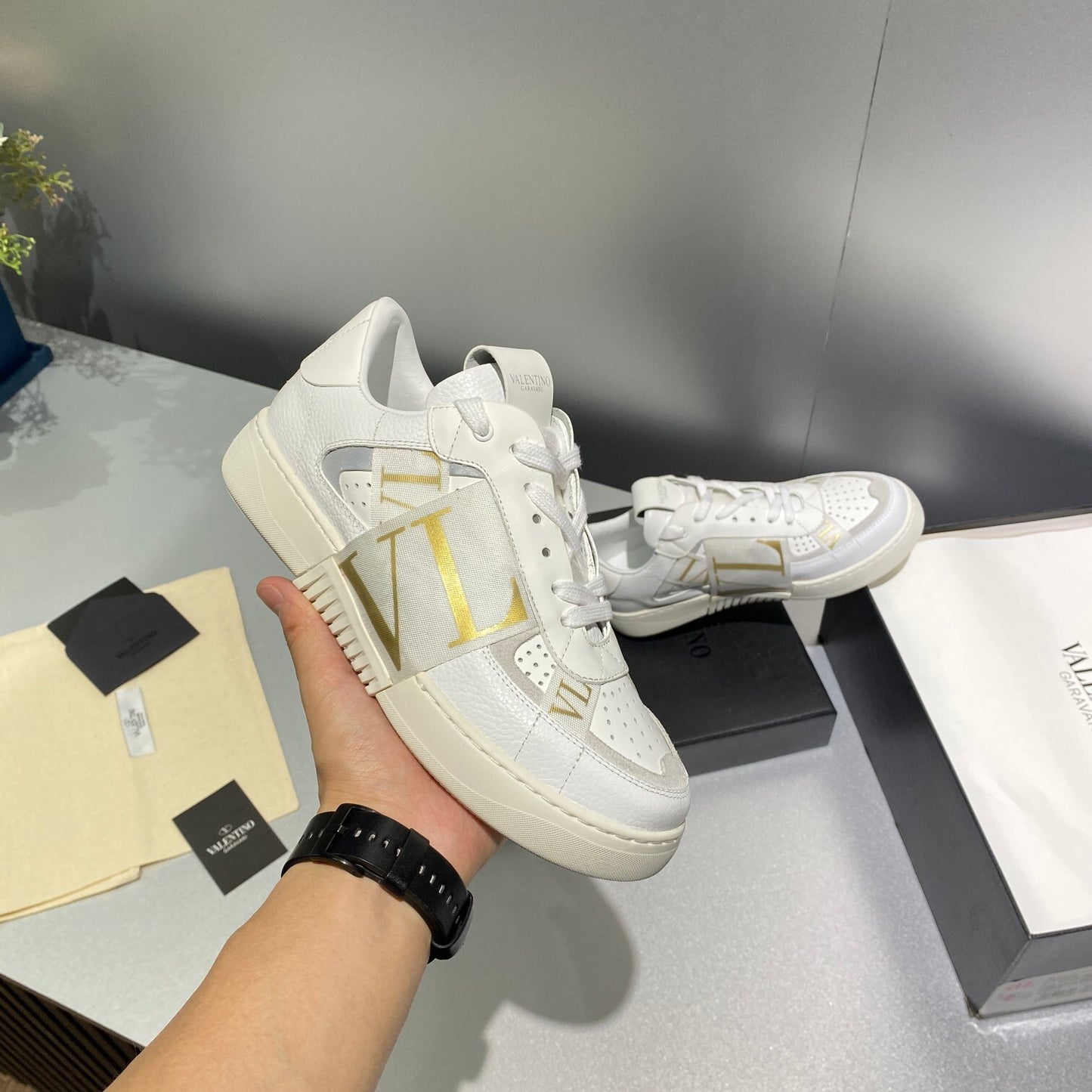 Valentino Unisex Sneakers VLTN Logo Luxury Fashion Sneakers