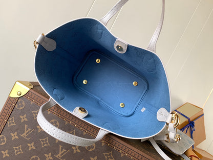 Louis Vuitton Monogram Canvas Tote Bag Stylish Design With Matching Pouch For Fashion Lovers