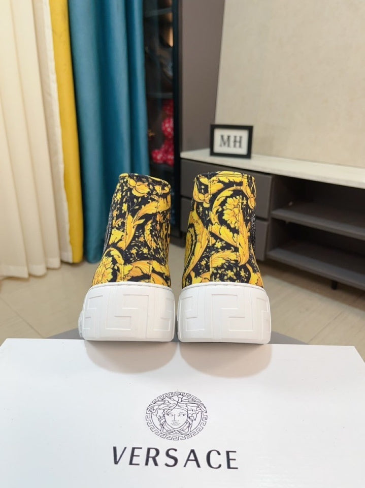 Versace Men's High-Top Sneakers - Luxury Designer Athletic Footwear with Baroque Print & Greek Key