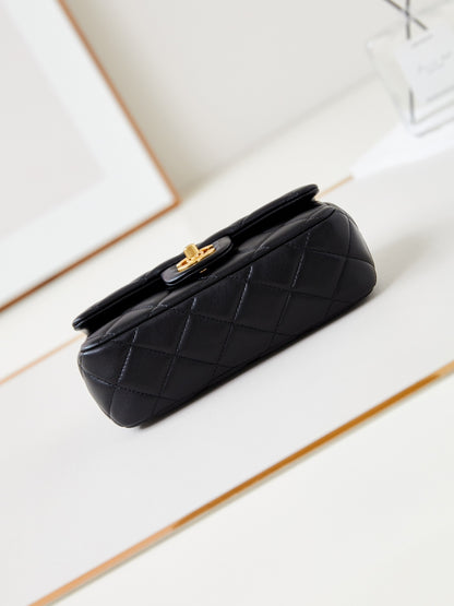 Chanel Black Quilted Leather Handbag With Gold Chain And Signature CC Logo AS4947