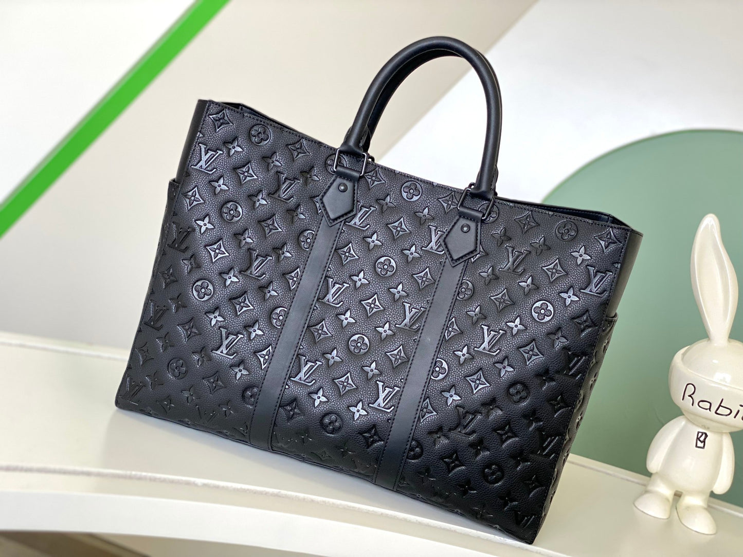 Elegant Louis Vuitton Black Embossed Leather Tote Bag for Timeless Luxury Style M47059