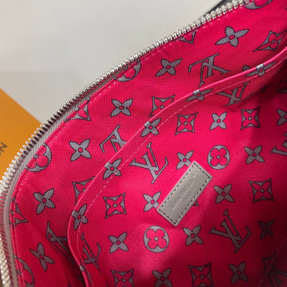 Stylish Louis Vuitton Keepall Bandoulière 35 Bag In Gray With Pink Monogram For Travel And Fashion