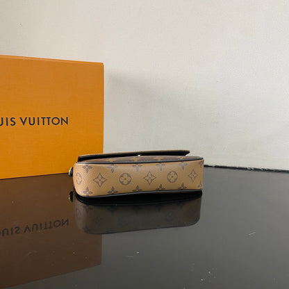 Louis Vuitton Wallet On Chain Ivy Bag Iconic Monogram Design Luxury Crossbody Accessory