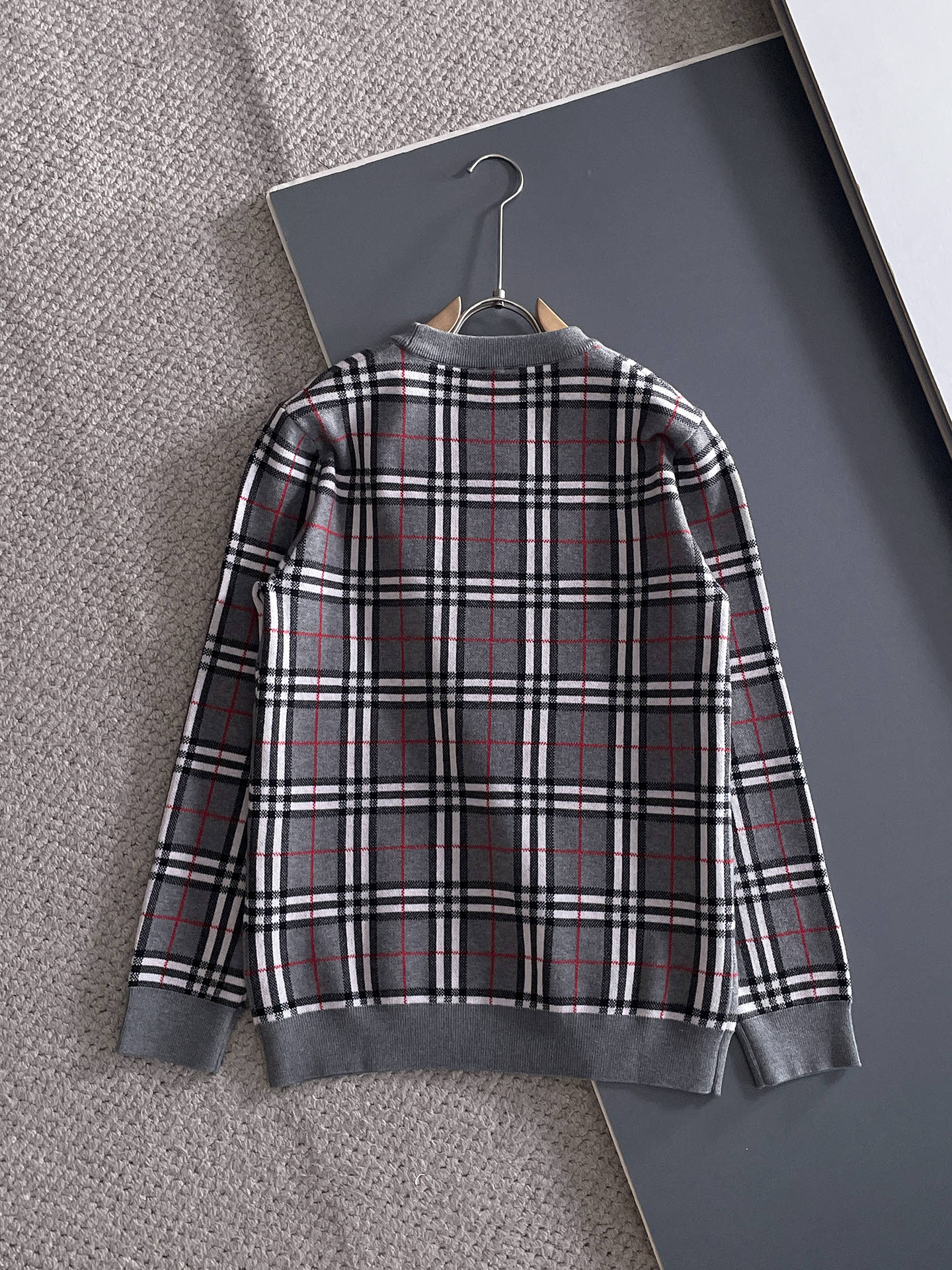 Burberry Men's Checkered Crew Neck Knitted Sweater With Brand Lettering