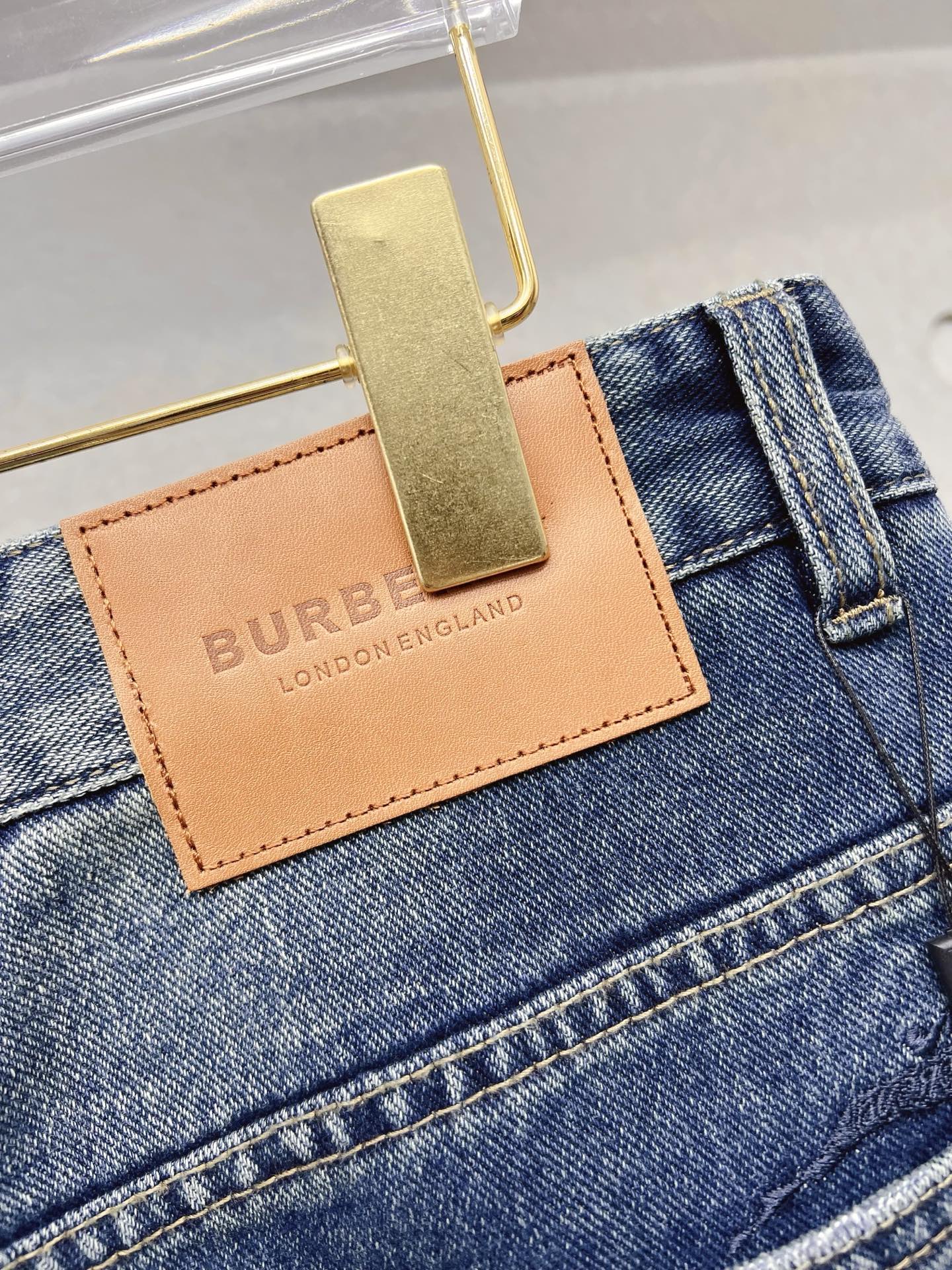 Burberry Men's Blue Denim Jeans With Classic Design