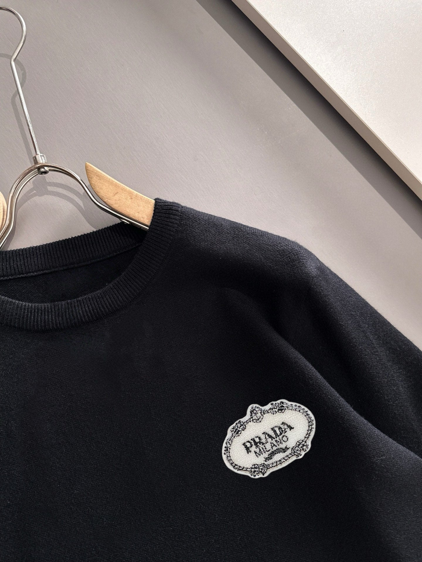 Prada Men's Black Crew Neck Knitted Sweater With Logo