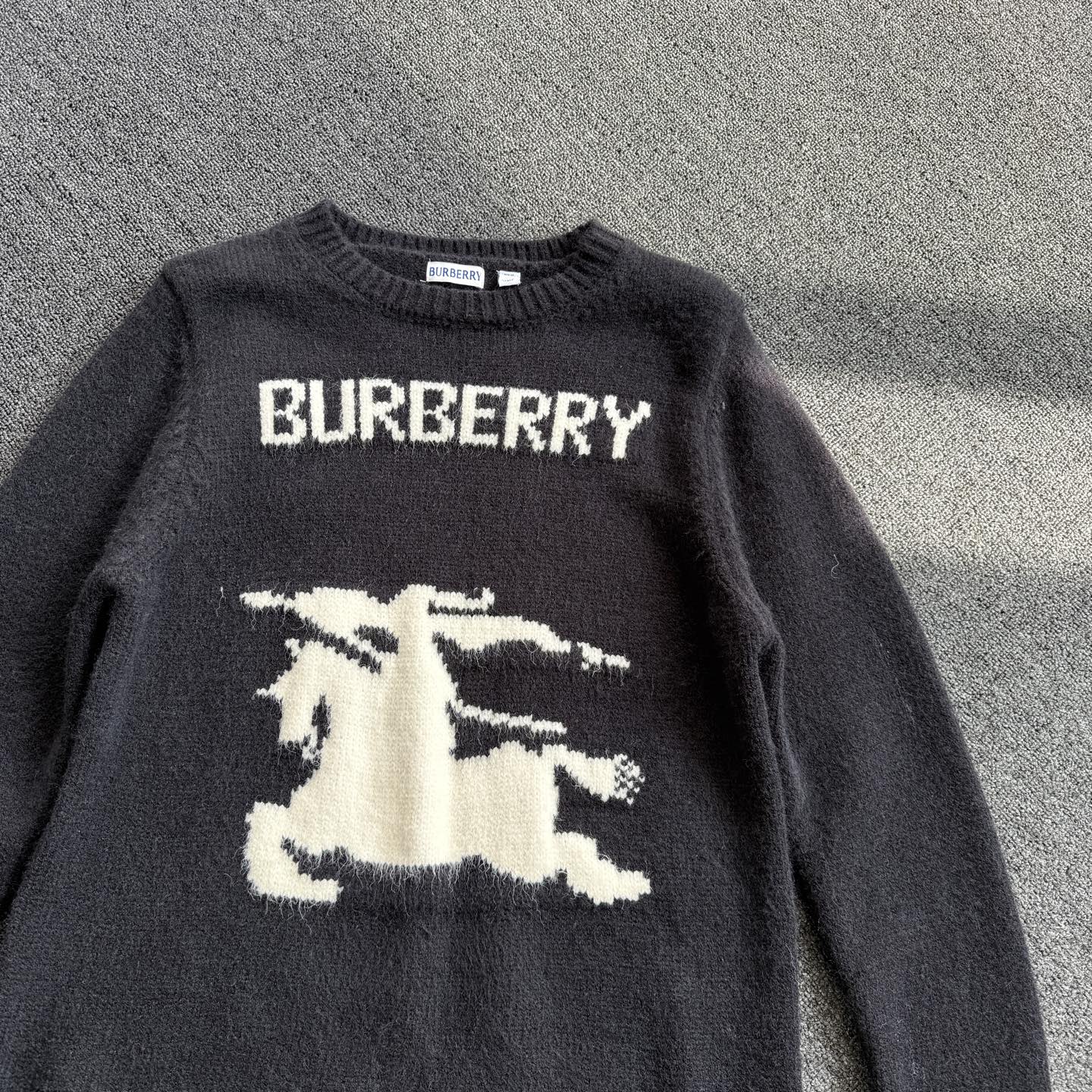 Burberry Men's Dark Grey Crew Neck Knitted Sweater With Equestrian Logo